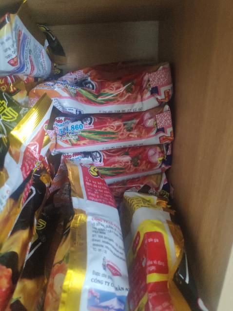 Hảo hảo vị nay khác xưa khá nhiều. Nhất là sợi mì. Nhưng mà giá tốt vị dễ ăn nên bán vẫn đắt hàng