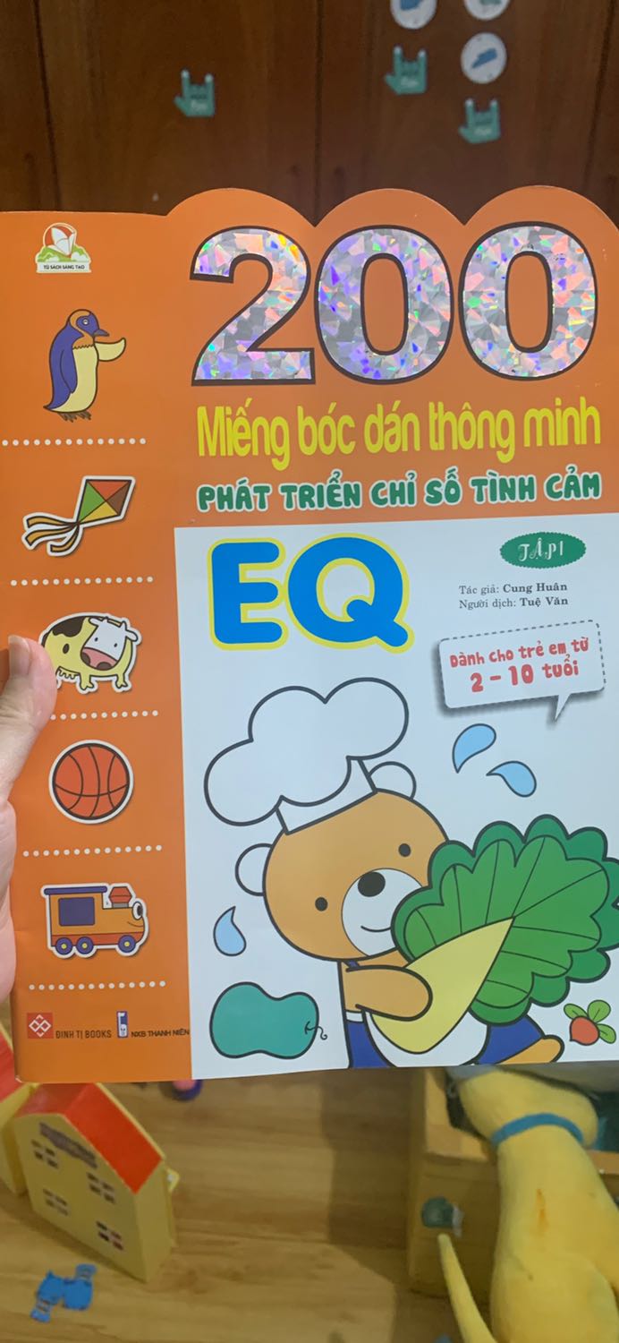 Nội dung hay, hình dán đẹp, dễ bóc hợp với bé nhỏ