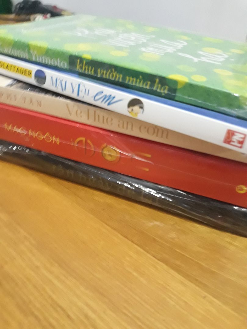 Một cái bìa sách mát mắt, sách đẹp lắm, mình chưa đọc vì còn nhiều sách quá nhưng mình ưng chiếc bìa.