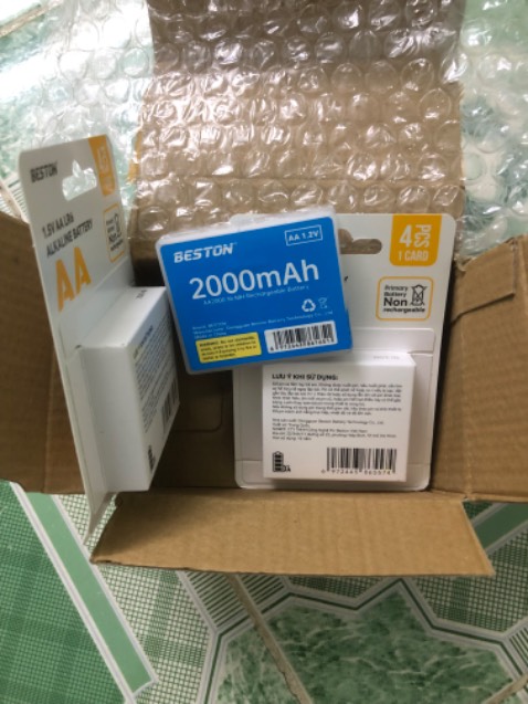 Pin giao như hình. Shop gói khá kĩ. Đã sạc sẵn trước