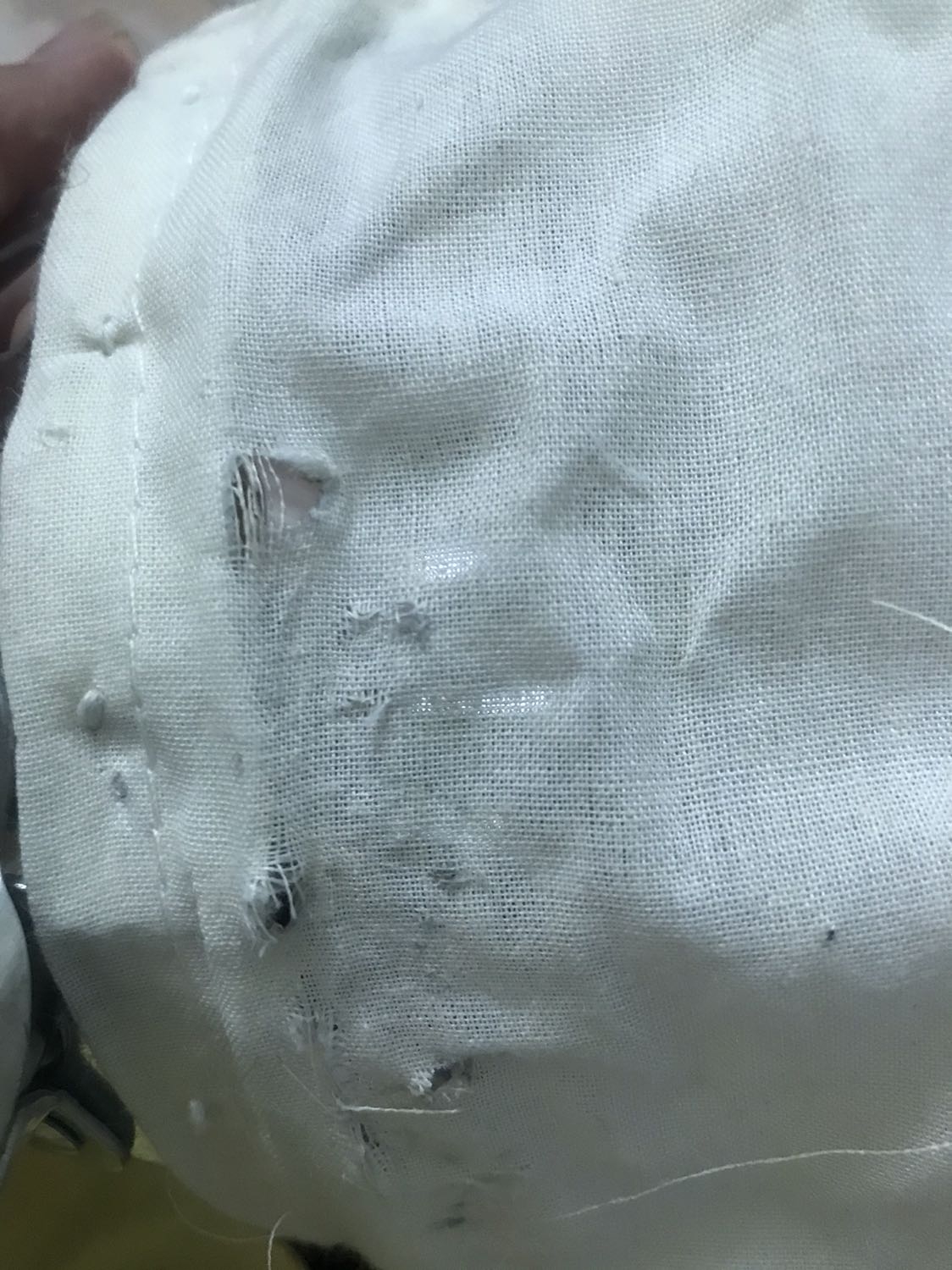 túi hứng trái cây bị lủng lỗ. nhưng cẫn sử dụng được. hi vọng shop sẽ ktra kĩ hơn trước khi giao hàng cho khách