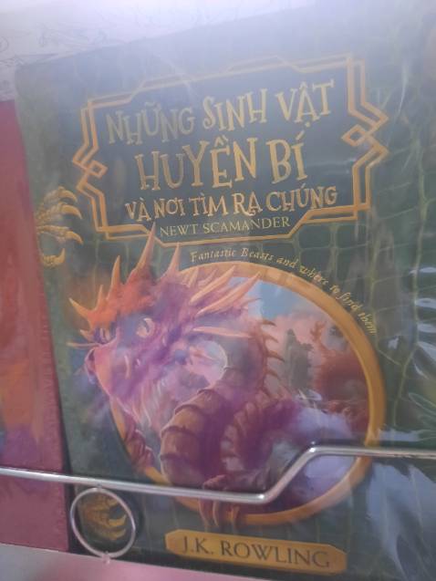 Bên tiki giao nhanh lắm, sách đc bọc kính sạch đẹp, nội dung thì khỏi bàn gùi. Nchung là đáng mua lắm, mn sẽ ko phải thất vọng đâu