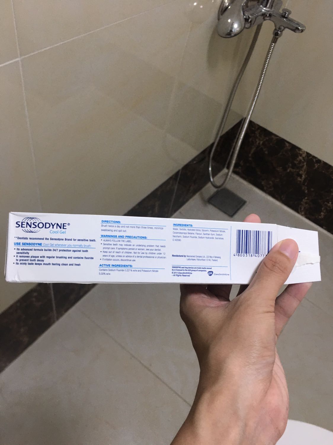 Sản phẩm đóng gói cẩn thận,chất lượng tốt ?, kem đánh răng mùi thơm của bạc hà rất nhẹ và tạo cảm giác mát sau khi đánh răng, cảm giác sạch sẽ sau khi đánh răng, răng mình thuộc dạng răng nhạy cảm đánh bằng kem này k còn hiện tượng của răng nhạy cảm nữa, mình sẽ tin dùng sản phẩm này, giao hàng rất nhanh, a ship rất thân thiện.