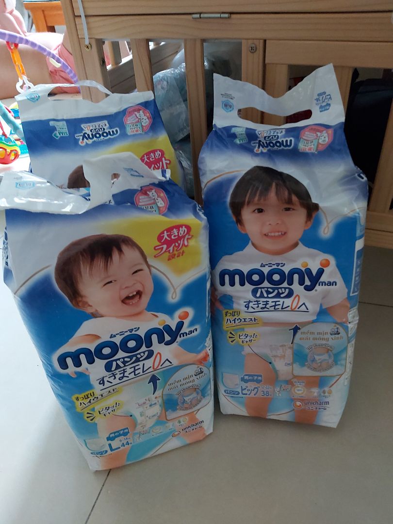 Tã dùng mềm, êm và thấm hút tốt nhưng quảng cáo là có quà khuyến mãi đi kèm mà khi chuyển đến thì không có quà khuyến mãi là sao? Mình đã gửi khiếu nại cho Tiki.