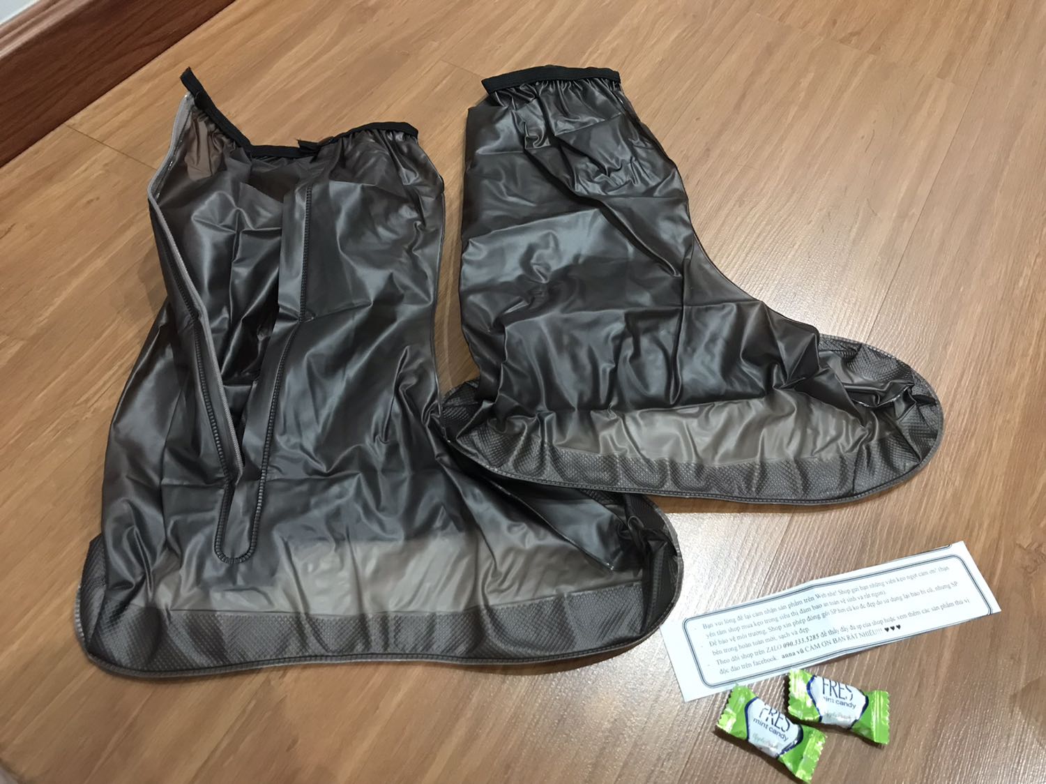 Shop giao hàng sạch đẹp đúng size 
Lại còn tặng kẹo, dễ thương