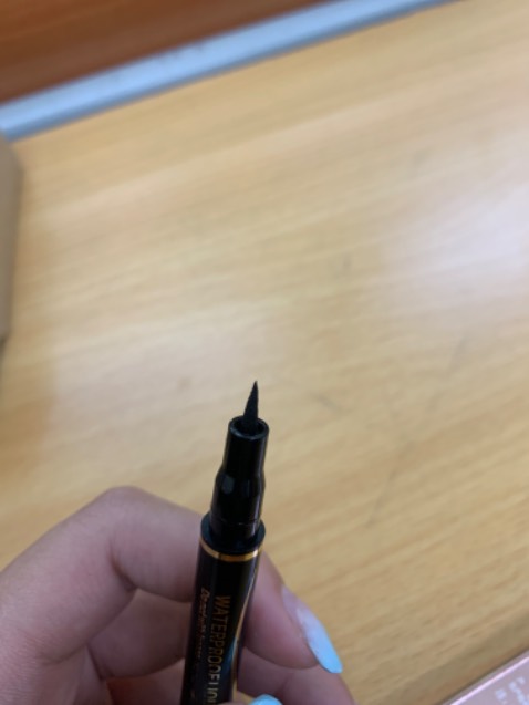 Đầu bút mình mở ra thấy bị tụt vào trong là bình thường hay như nào ạ mà nói chung là nè nên mua