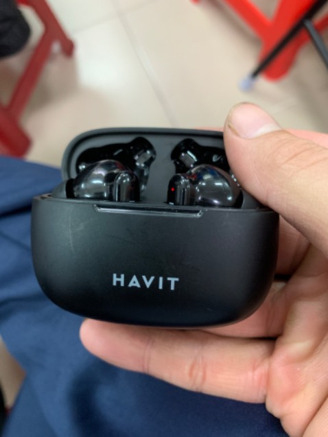 Tai nghe xài đc hai bữa thì sạc kh đc 1 bên chán 🫠 
Shop nhiệt tình