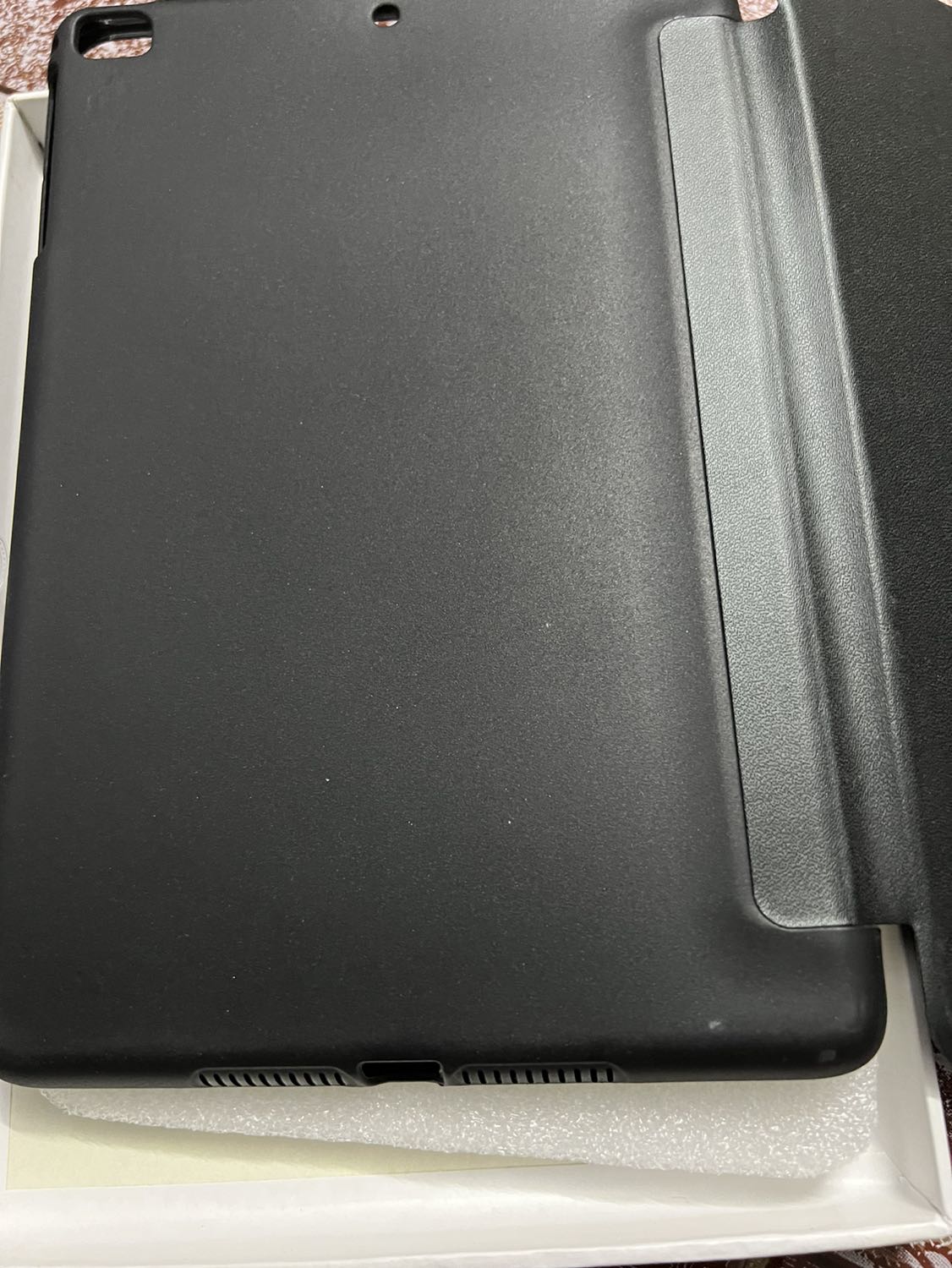 Sp bụi dơ và có dấu hiệu đã qua sd trước đó .rất thất vọng và ko đáng với số tiền mua sp