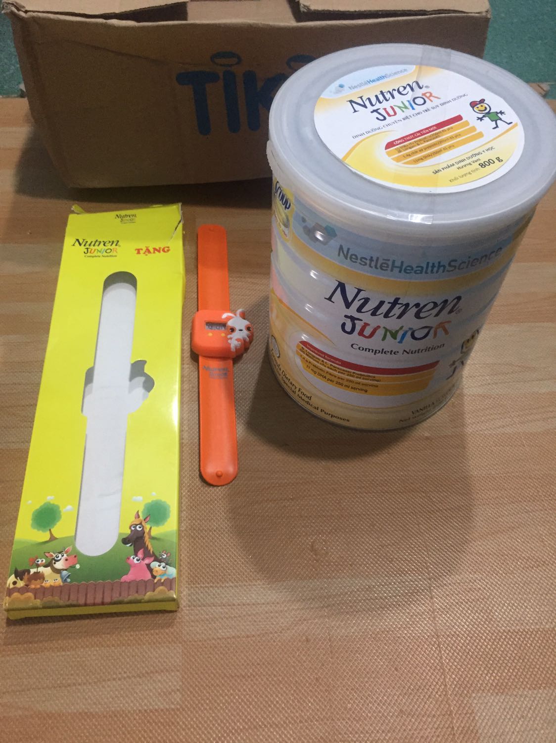 Về Sữa: Date xa, thiết kế phần để muỗng dễ dàng, thơm ngon ít béo, pha loãng xíu sẽ ko bị ngọt.
Boy mình 3y và rất ròm, trước mình cho ảnh uống Pediasure BA gần năm mà ko tiến triển là bao. Nay chuyển qua Nutren thì thấy ưng hơn nhiều vì bé rất thích uống và khen thơm ngon, ít ngọt và vị thanh dịu dễ chịu hơn Pediasure, giá lại tốt hơn. Mong ảnh sẽ có da có thịt lên xíu cho mẹ yên tâm nè ?
Về Quà: Mình nhận đc quà tặng và sữa cùng lúc. Hơi lo ngại vì Made in China. Đồng hồ chạm chạm chỉnh đã rùi cũng chạy loạn xạ à, chủ yếu bé đeo chơi làm siêu nhơn thui.
Về Tiki: Đến nay thì vẫn luôn hài lòng. Thanks a lot! Về Sữa: Date xa, thiết kế phần để muỗng dễ dàng, thơm ngon ít béo, pha loãng xíu sẽ ko bị ngọt.
Boy mình 3y và rất ròm, trước mình cho ảnh uống Pediasure BA gần năm mà ko tiến triển là bao. Nay chuyển qua Nutren thì thấy ưng hơn nhiều vì bé rất thích uống và khen thơm ngon, ít ngọt và vị thanh dịu dễ chịu hơn Pediasure, giá lại tốt hơn. Mong ảnh sẽ có da có thịt lên xíu cho mẹ yên tâm nè ?
Về Quà: Mình nhận đc quà tặng và sữa cùng lúc. Hơi lo ngại vì Made in China. Đồng hồ chạm chạm chỉnh đã rùi cũng chạy loạn xạ à, chủ yếu bé đeo chơi làm siêu nhơn thui.
Về Tiki: Đến nay thì vẫn luôn hài lòng. Thanks a lot!