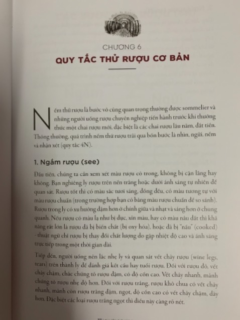 / Kể chuyện về rượu vang là đem lại cho mình rất nhiều kiến thức về rượu vang như quá trình lịch sử hình thành, các giống nho, quy tắc thử rượu, phân hạng cấp bậc cho red/white wine. Cách tác giả nói về rượu vang của Pháp, Ý, California, Chile là những kiến thức rất bổ ích mang lại nhiều hương vị. 1 cuốn sách dành cho những ai thích tìm hiểu về rượu vang khá ok lah. Về sản phẩm, giấy tốt, in màu, có tranh minh hoạ nữa. Đây là cuốn sách Tiki recomemmend cho mình rất chất.