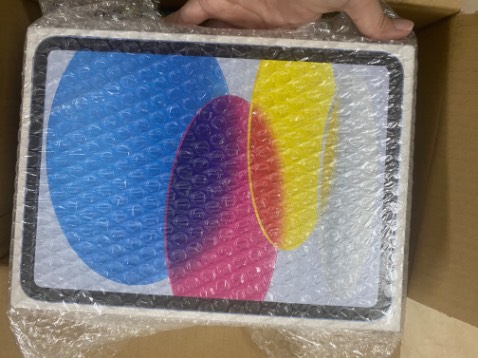 Ipad của Shop rất đẹp tốt tuyệt vời💖, ipad của Shop là hàng nguyên seal chính hãng tuyệt vời💖, Shop đóng gói rất kỹ đẹp💖, Shop giao hàng rất nhanh💖, cảm ơn Shop💖, Tiki💖 và Anh giao hàng rất nhiều nhé😊💖
