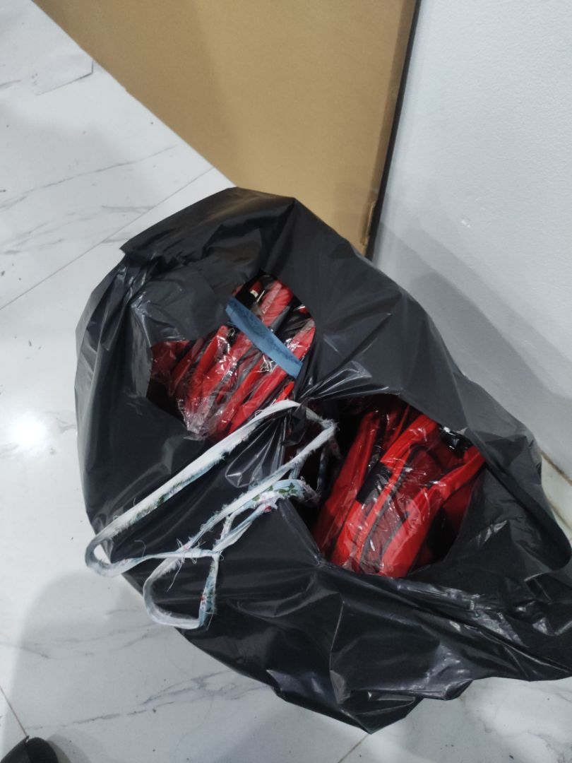 dép đi đau chân giữa 2 ngón kinh khủng