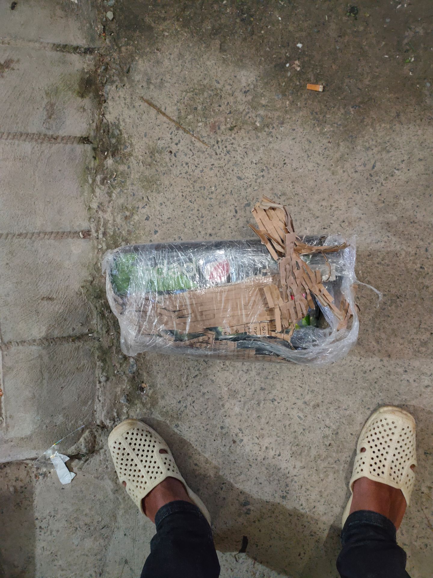 có -5 điểm không, cách đây vài năm đặt cây đèn sông tinh dầu bị bể sợ không dám đặt nữa, giờ đặt thử đơn pepsi thì rách móp mất hàng, thật sự người Việt Nam muốn ủng hộ dịch vụ của người Việt Nam mà làm kiểu này sợ quá, giờ không biết lỗi do Pepsi hay Tiki, hôm bửa còn đặt đơn về mất hàng nữa chắc in tờ rơi đi rãi cho người ta né cái Tiki này ra quá. có -5 điểm không, cách đây vài năm đặt cây đèn sông tinh dầu bị bể sợ không dám đặt nữa, giờ đặt thử đơn pepsi thì rách móp mất hàng, thật sự người Việt Nam muốn ủng hộ dịch vụ của người Việt Nam mà làm kiểu này sợ quá, giờ không biết lỗi do Pepsi hay Tiki, hôm bửa còn đặt đơn về mất hàng nữa chắc in tờ rơi đi rãi cho người ta né cái Tiki này ra quá.