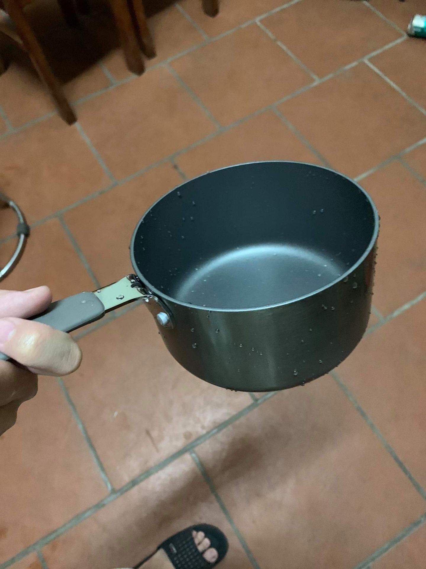 hàng chắc chắn, đẹp. đóng gói cẩn thận, sale rẻ còn 163k. mà ship siêu chậm. đặt hàng từ thứ 6 nhưng thứ 4 mới nhận được hàng, hệ thống thì hẹn thứ 2 sẽ giao đến nơi