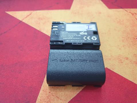 Pin đường nét hoàn thiện tốt, chắc chắn, cầm đầm tay hơn pin zin. Bộ sạc sử dụng nguồn USB - Micro khá tiện lợi khi đi chơi. Sẽ ủng hộ shop trong thời gian tới.