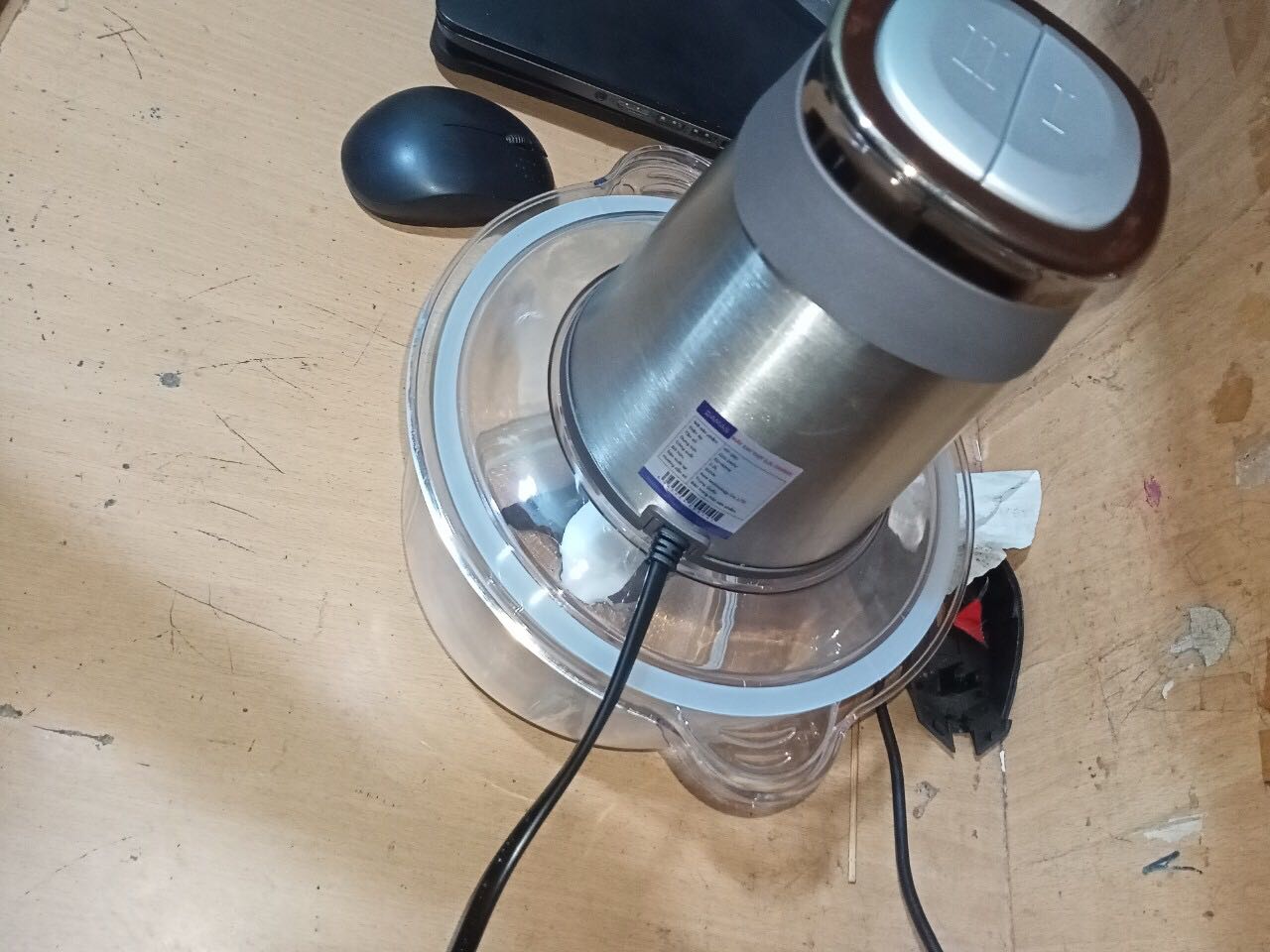 Xay khoẻ, mạnh, xay cua nhưng phải cho thêm nước vào xay mới êm
Dễ vệ sinh