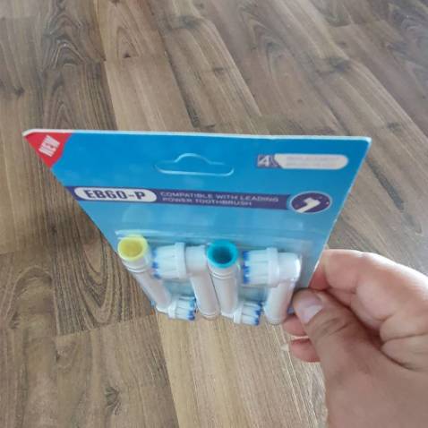 Nói chung là ưng bộ đầu này, cước mềm vừa phải, răng sạch kin kít. Chuẩn máy Oral B ko có gì phải phàn nàn. Đóng gói cẩn thận, giao hàng nhanh, Shop trả lời nhanh nhiệt tình, Giá cả phải chăng