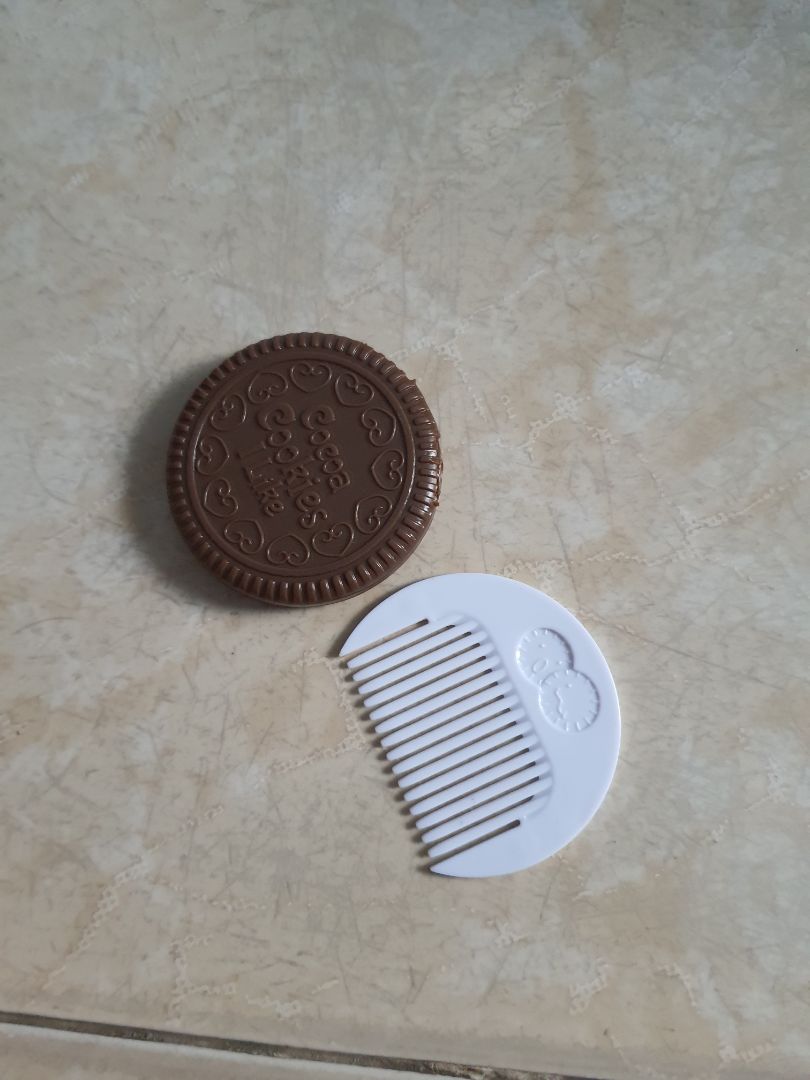 gương nhỏ, mỏng, yếu hơn mình nghĩ,