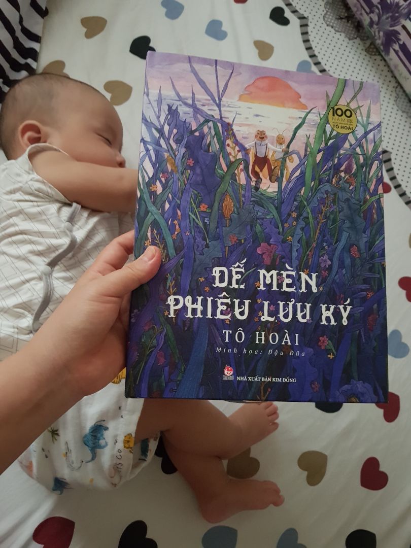 nét vẽ đẹp, rất nhiều tranh minh họa cho con xem, trang sách chất lượng, đáng để mua đọc sách mỗi tối cho con, con có thể thỏa trí tưởng tượng
tiki giao hàng nhanh, đóng gói tốt