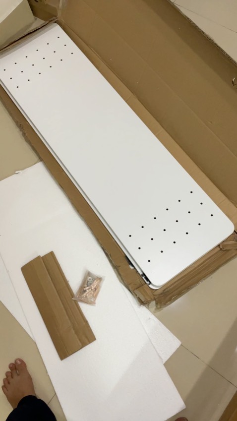 Chả hiểu sao hàng mới mở ra đã bể hết r, không biết cho bên vận chuyển hay bên nhà sản xuất, quá tệ cần được giải quyết