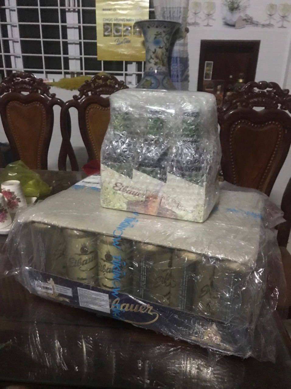 Giao hàng rất nhanh. Mua 1 tặng 1 lóc 6 chai nữa. Mình đã mua 2 thùng uống Tết này. Shop cũng tư vấn nhiệt tình nữa Giao hàng rất nhanh. Mua 1 tặng 1 lóc 6 chai nữa. Mình đã mua 2 thùng uống Tết này. Shop cũng tư vấn nhiệt tình nữa