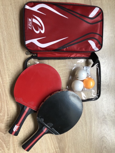 mình nhận đc hàng rồi, sp y hệt như quảng cáo nhé mọi người khá là ưng ý
Mới mua về cứ tưởng bị s hoá ra là cái túi nilon bọc bên ngoài ạ 😂đang định mắng vốn shop 
Tiki giao hàng khá là nhanh, a giao hàng vui vẻ 
có nhắn tin cho shop thì đc shop chỉ rất nhiệt tình, vote nên mua nha cả nhà
Có cái này về thi thoảng ra làm vài ván vui phải bt cả nhà ạ đánh nảy phải bt 😁