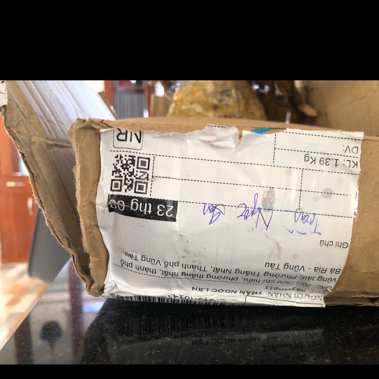 Gửi hàng vỡ hết, yêu cầu đền bù, thật sự phát điên mình quay lại clip mở hàng nhưng chỉ gửi đươc ảnh,