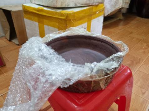 Chất lượng tốt và đẹp.  Chỉ  lỗi  là  vỡ  mất  cái  nắp  trên do  chèn  không  kỹ lúc vận chuyển