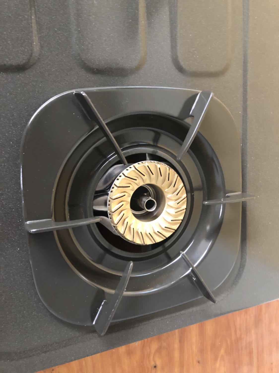 Thật sự k hài lòng khi mua bếp ga mà thiếu mất đầu hâm. K dùng được bếp luôn. Đã liên hệ mà chưa được phản hồi. Cần dùng bếp mà giờ k thể dùng đk. Cũng k cho khách ý kiến, phương Án xử lý như thế nào.