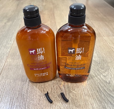 Shop cần đóng gói cẩn thận hơn. Nhận hàng xong mà gãy cả 2 vòi của cả dầu gội và dầu xả thì ... sử dụng kiểu gì đây