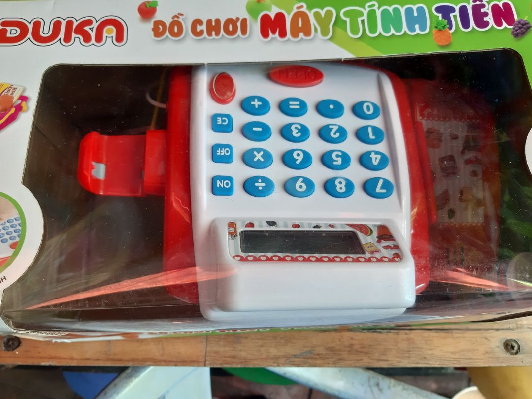 sản phẩm giống như hình. có kèm pin 2A, có máy tính. nhưng ko có nhạc giống 1 số kiểu khác. ok