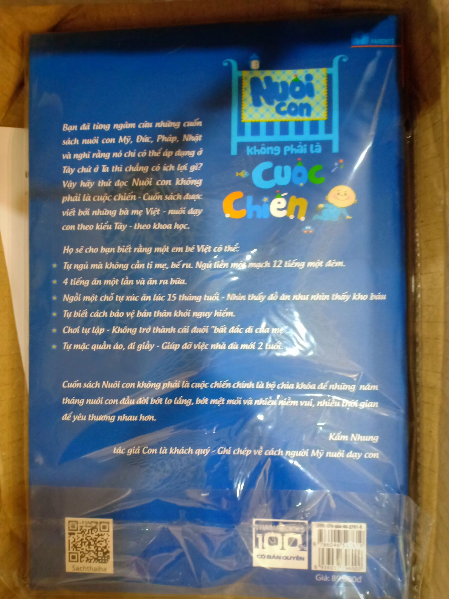 Giao hàng tiki khá nhanh. Đóng gói như mọi lần là ổn. không như mấy trang khác nhiều khi mẫu mã vận chuyển chán. Tạm thời cho 4* đã. Đọc xong cuốn sách nếu hay thì thêm 1* còn lại.