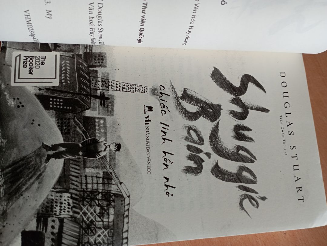 Sách rất đẹp nghennnnn, mà hơi cong phần góc vì cái bọc thôi. Xịn nha