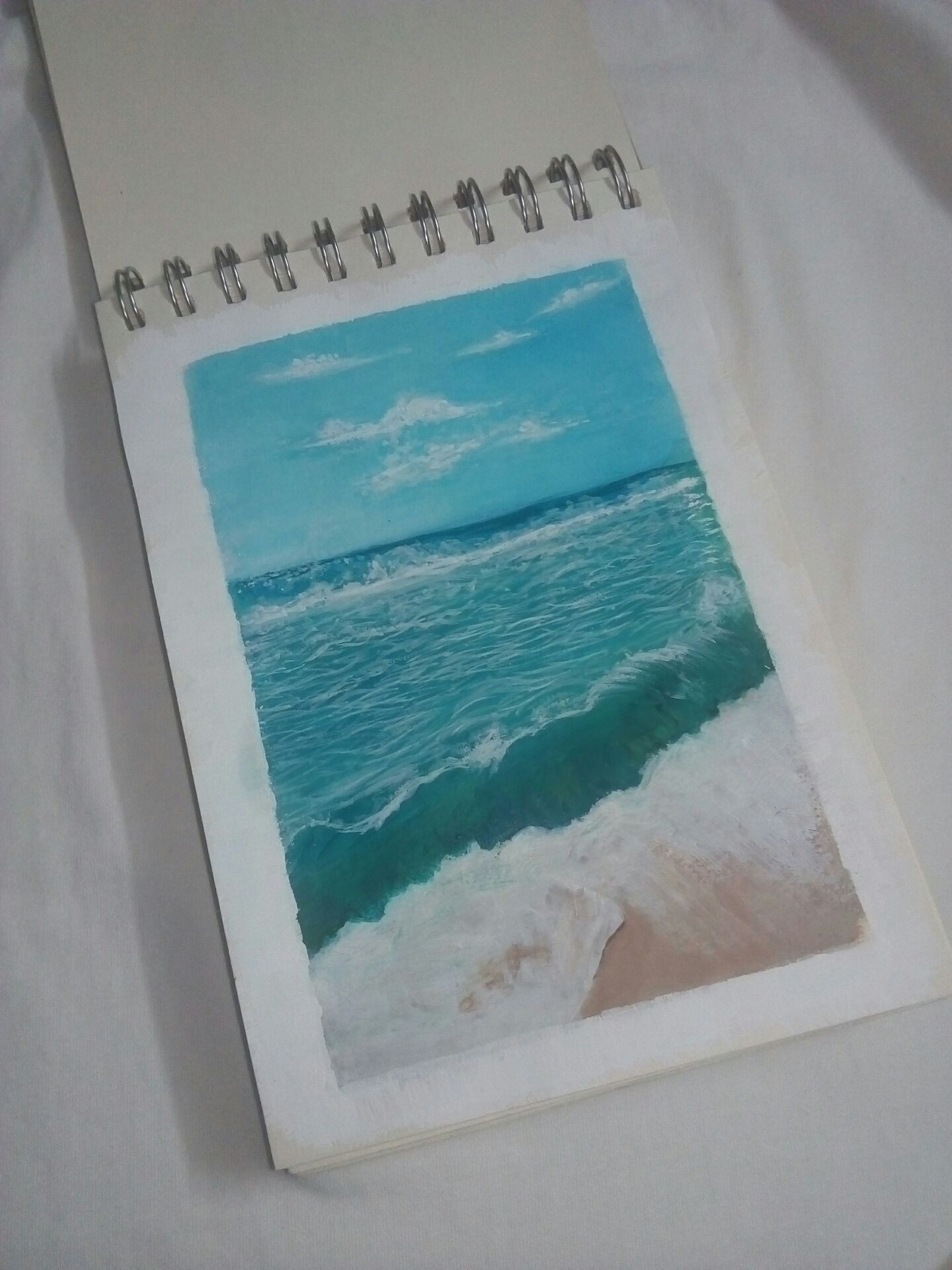 Dùng để vẽ gouache, sáp dầu hay chì thì cũng đều ok, có điều với chì thì giấy hơi bột xoá nhiều sẽ dễ rách giấy.