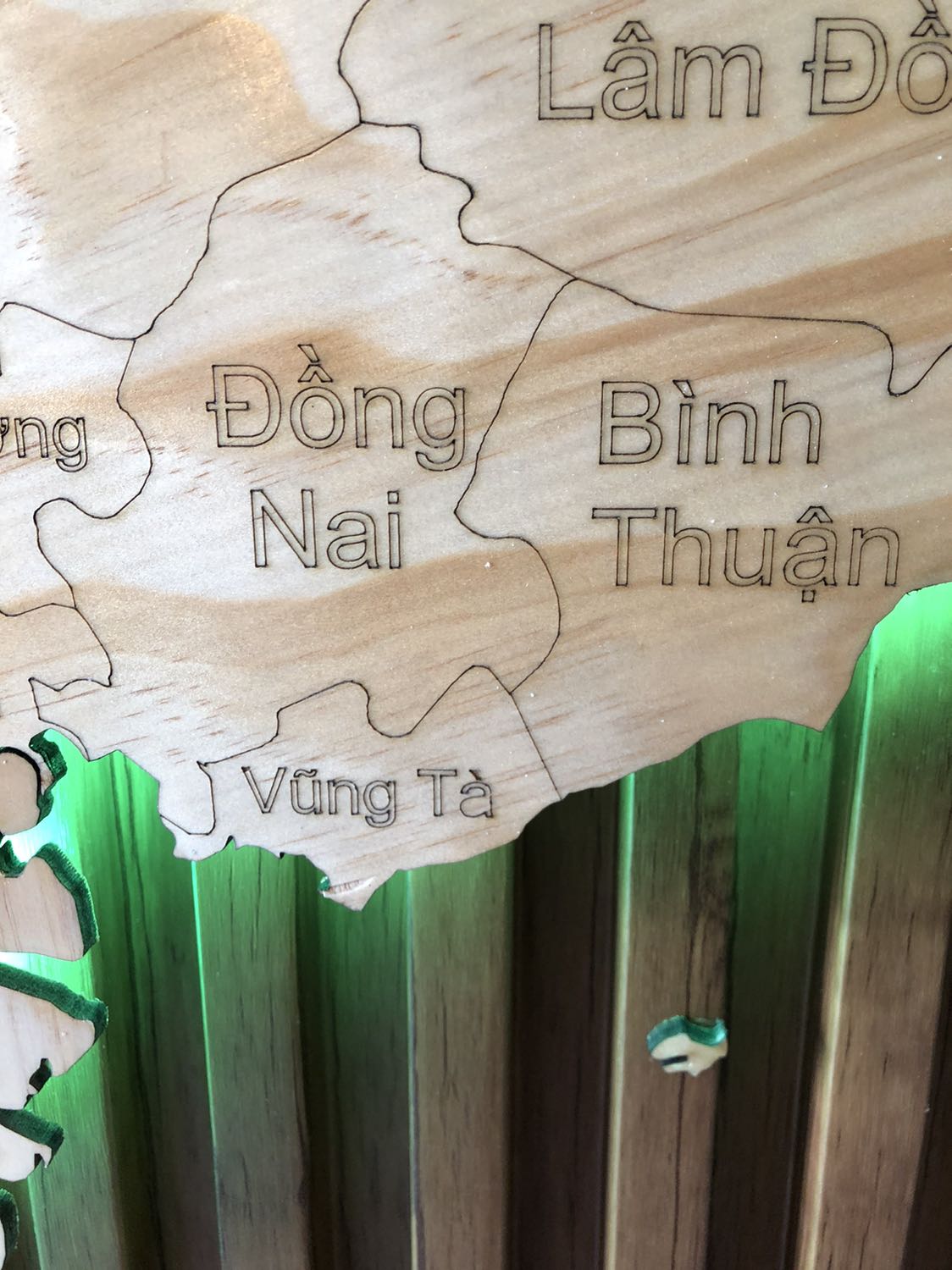 Mua lần 2, giao nhanh, hàng chuẩn xịn ạ. Keo dày, dính. Mọi người có cần dùng nên mua loại có băng đỏ này nha.