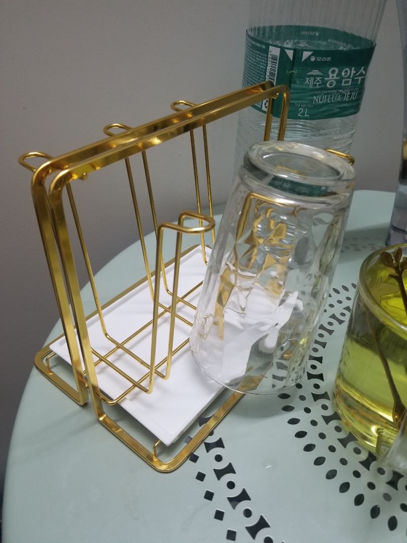 Nhìn đẹp, cứng cáp.  Thiếu 6 cái  nút bọc nhựa  như hình  mẫu  nhưng  cũng  không sao.