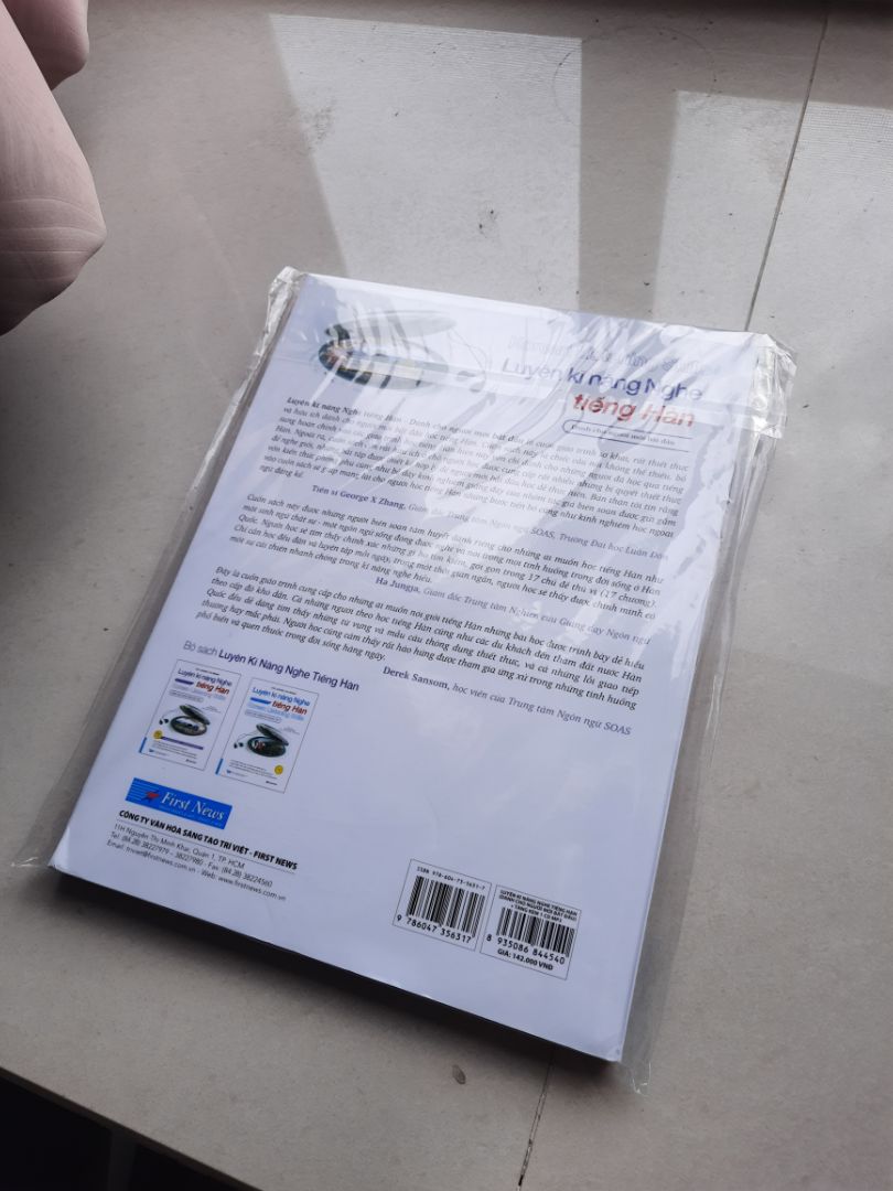 Sách hơi nhăn nhưng nói chung ok, giao hàng nhanh