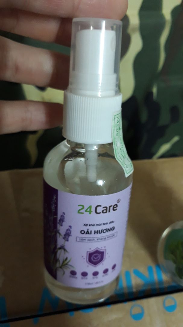 Tiki giao hàng nhanh, trước khi đến có tin nhắn báo trước, tiện cho mình nhờ bạn nhận hộ. Mùi oải hương mê lắm, mình xịt cả vào mền, ga giường tối nằm thơm thơm thoải mái dễ ngủ.