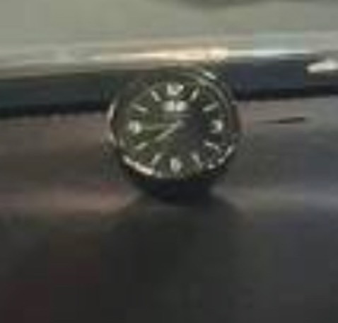 Đồng hồ đẹp, nhìn kim loại sáng, để trên oto tiện xem giờ, khi có nắng chiếu vào thì có ánh lấp lánh đẹp, tuy nhiên ko thấy phát quang dù là mờ mờ, tối là ko thấy gì luôn nhưng ko ah lắm đến cảm nhận tốt của mình.