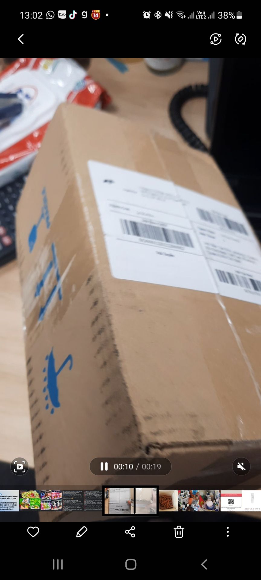 Kính cao cấp 4-5tr mà gói hàng nhìn cheap quá. Nhận hàng hụt hẫng luôn. Cảm giác nhận hàng chợ. Ko biết là do Tiki hay Nhà Bán.