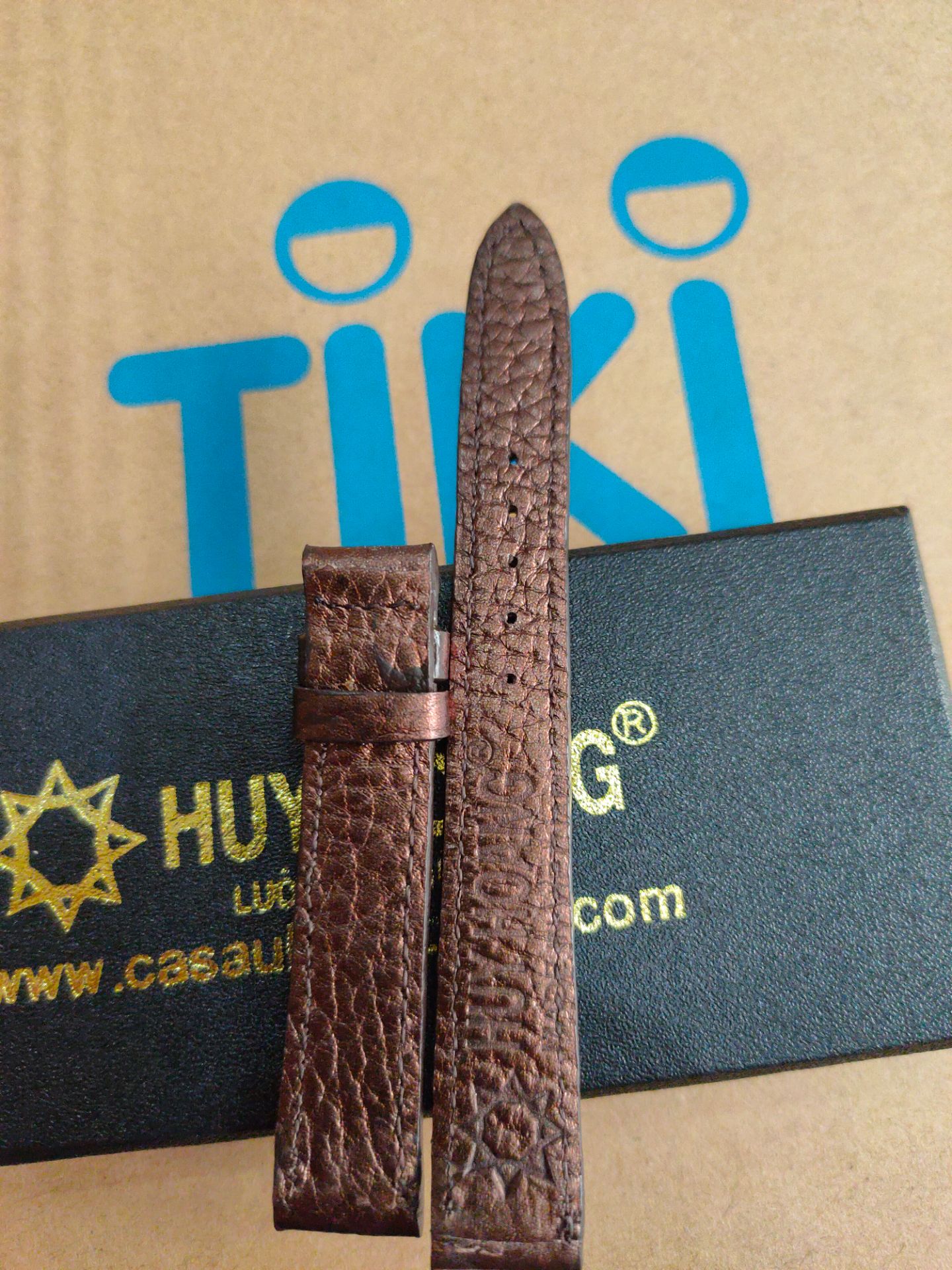 Dây da bò thật.... có hộp và thẻ bảo hành nhìn rất sang trọng