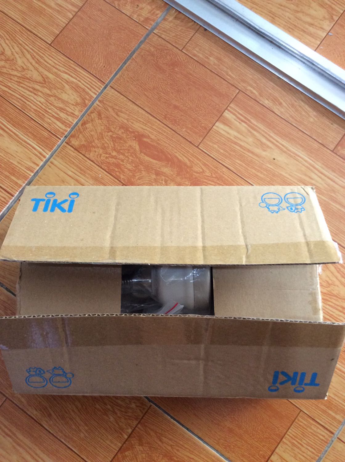 Sản phẩm đăng bán có van 360 độ rồi mới nối với dây nhưng khi giao lại không có van dặn 360 độ trước khi nối với dây?.. Đề nghị Tiki cho đổi lại đúng với sản phẩm đăng trên Tiki khi tôi đạt mua