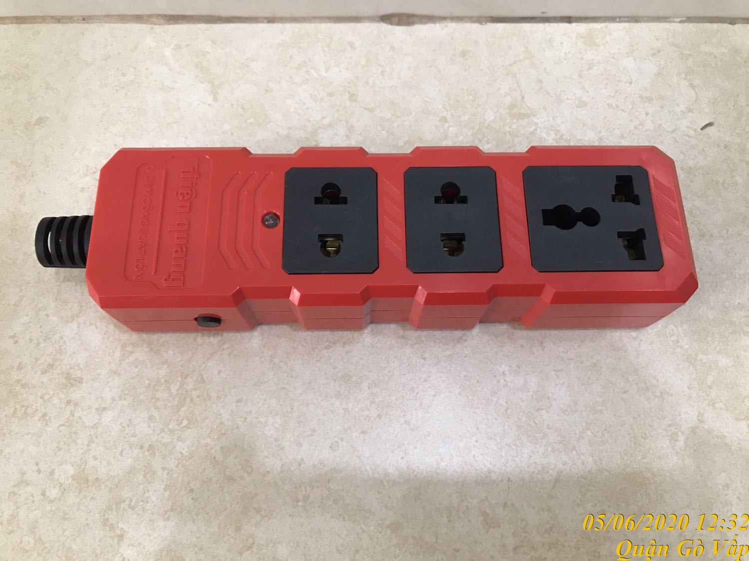 Hàng tương đối tốt. Lá đồng không được dày như mong đợi. Hàng bán 1 đơn được có 1 sản phẩm nên nếu muốn mua 2 - 3 cái thì mất phí  vận chuyển cao quá. Mọi người sẽ chọn cách ra cửa hàng để mua.