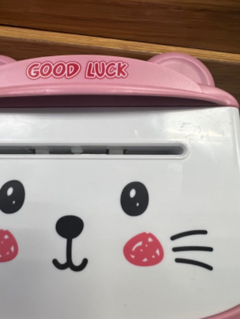 Sản phẩm cũ, trầy, nhìn giống như hàng đã sử dụng