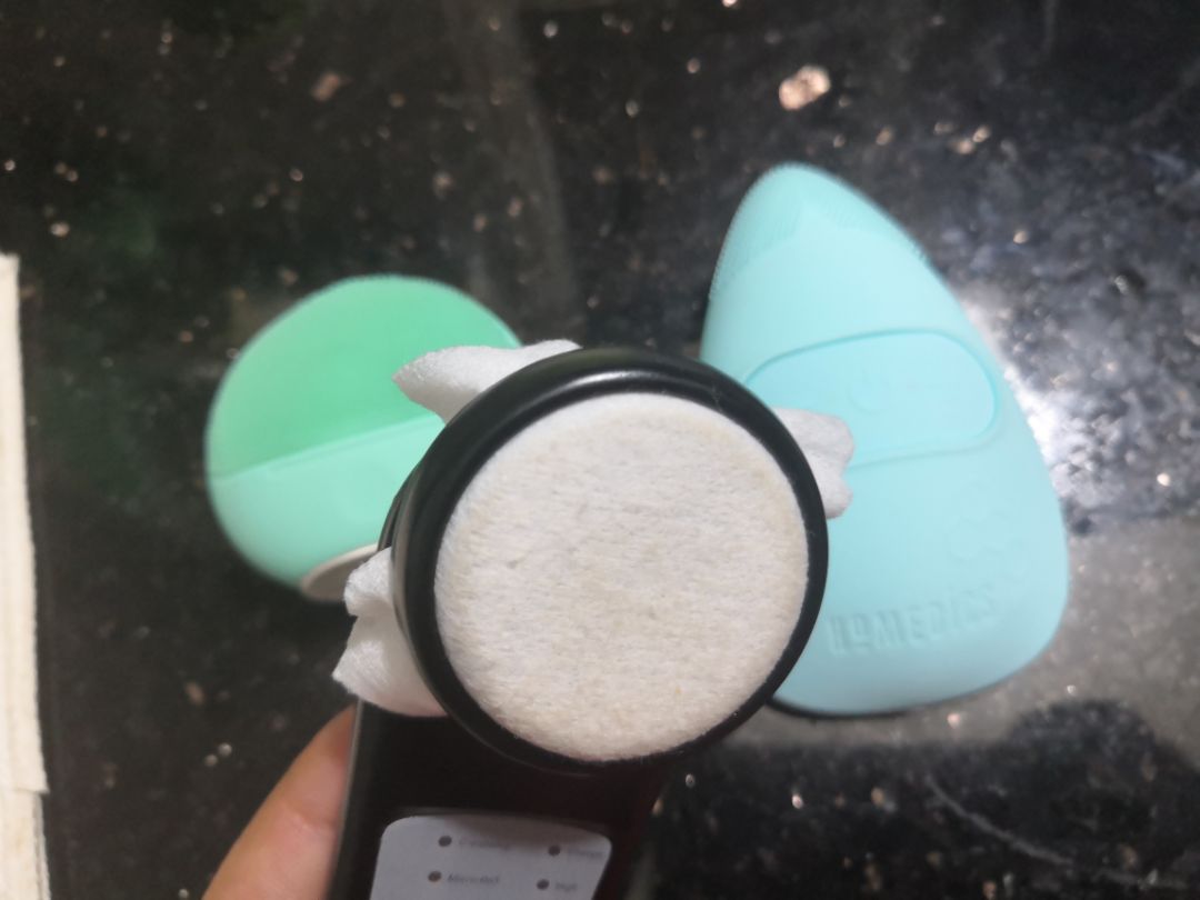 Màu không giống ảnh tiếng rung có hơi to xíu. hiệu quả làm sạch không máy ưng ý nhưng chấp nhận đc