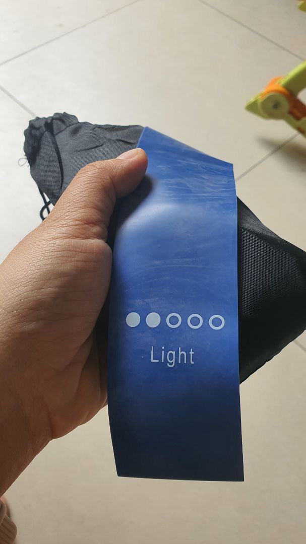 Bộ 5 dây đàn hồi có 5 cấp độ từ nhẹ đến nặng. Dây có màu sắc đẹp, mềm. Shop còn kèm theo 1 túi đựng và thư cảm ơn rất dễ thương. Lần sau sẽ mua ủng hộ shop nữa ❤