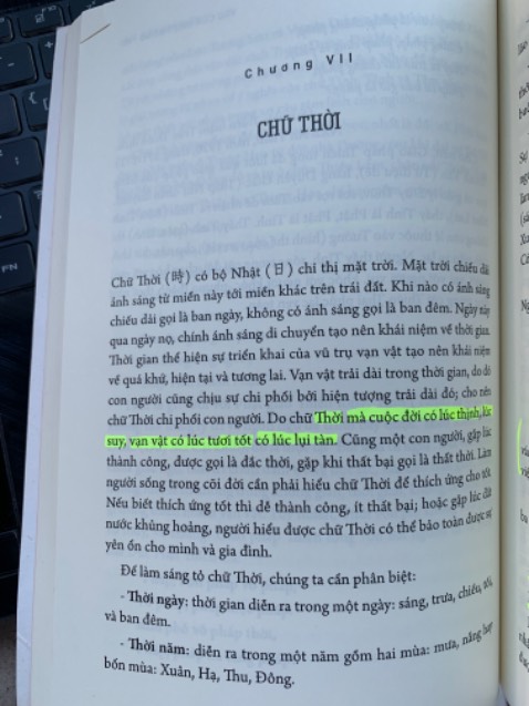 Nội dung hay, giới thiệu tổng quan về các tư tưởng chính trong triết học phương Đông. 
Đúng với tên sách là “vào cửa”, khi vào cửa sẽ cho mình thấy được nhà gồm có bao nhiêu phòng, chức năng từng phòng. Còn muốn khám phá chi tiết nội thất bên trong cụ thể ở phòng nào, sẽ là lựa chọn ở cuốn sách chuyên sâu khác

Chương chữ “Thời” rất hay khi vừa đọc vừa nghiệm lý.