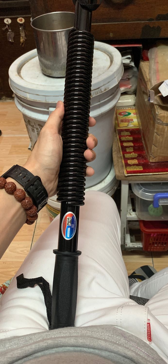 Bao bì chắc chắn, cây rất mới, rất cứng cáp. Loại này phải dùng cho người nào chuyên tập gym rồi mới bẻ nổi. 50 kg rất cứng