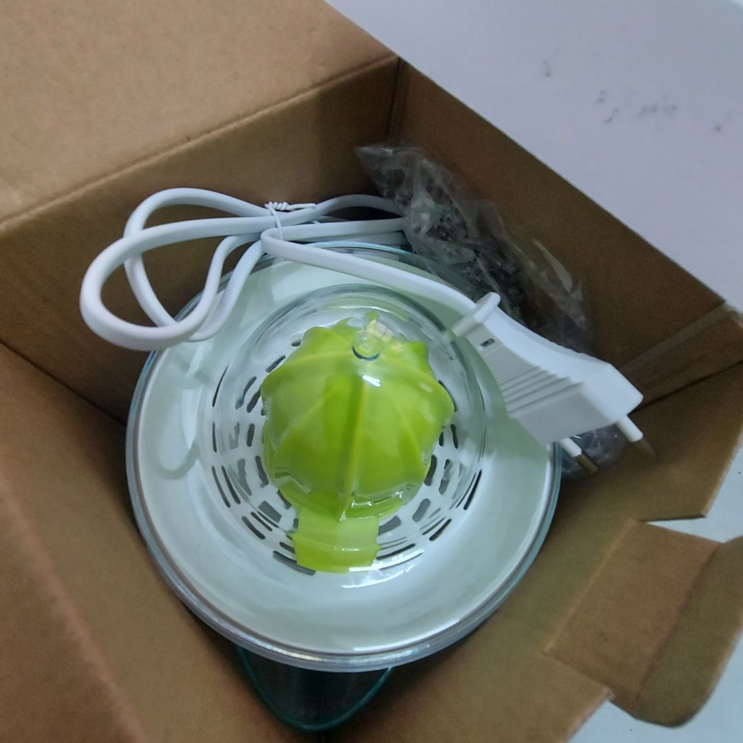 nhìn máy xịn xò,đẹp, chắc chắn. gói trong hộp to nhìn kỹ càng.