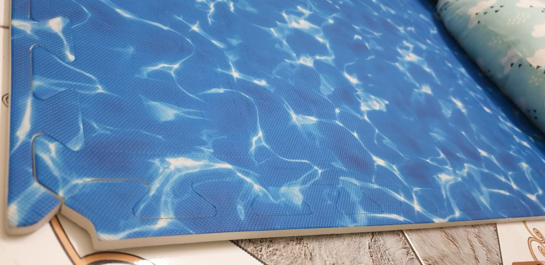 Mỏng quá, mình tưởng dày 4cm, ai dè có 1 cm. (4 tấm 4cm)